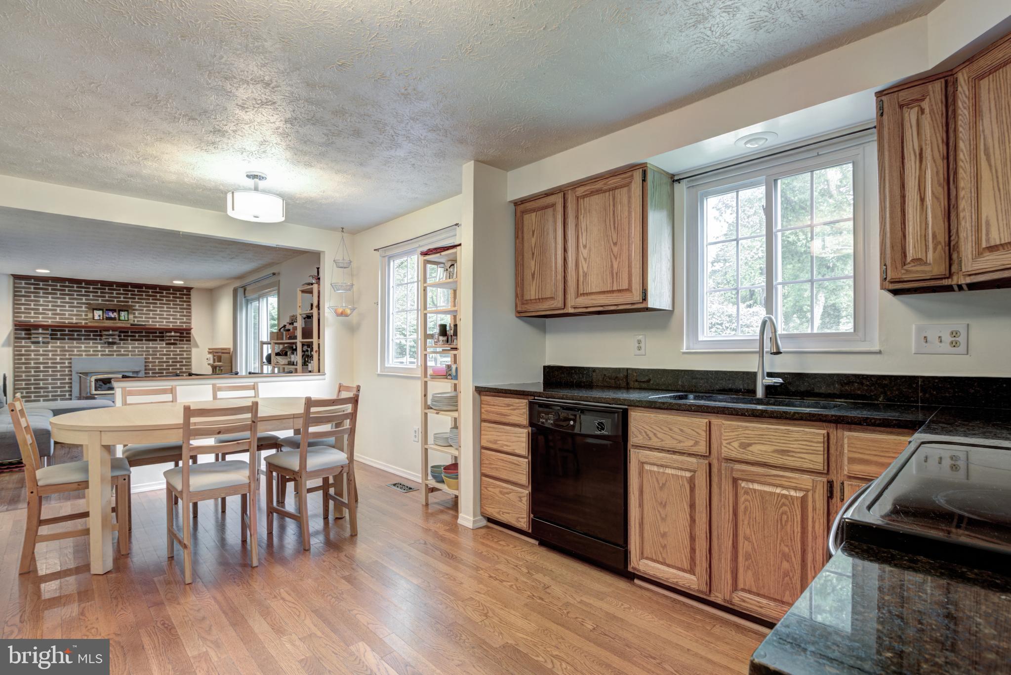 2839 Edgelea Road Vienna, VA 22181 - Photo 15 of 41