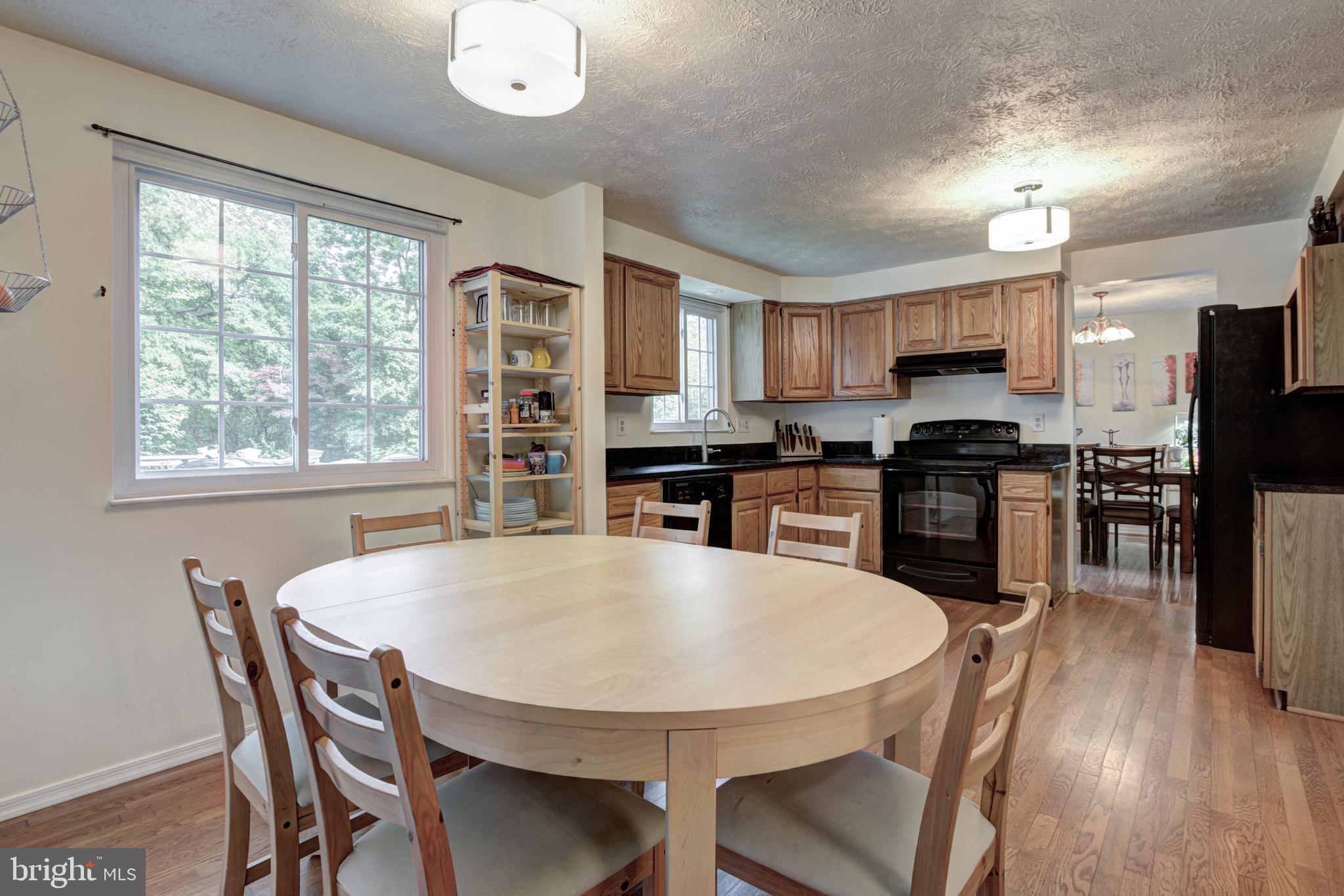 2839 Edgelea Road Vienna, VA 22181 - Photo 16 of 41