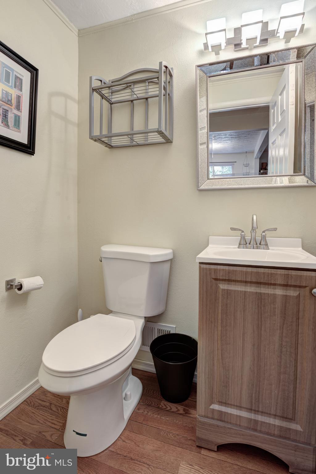 2839 Edgelea Road Vienna, VA 22181 - Photo 18 of 41