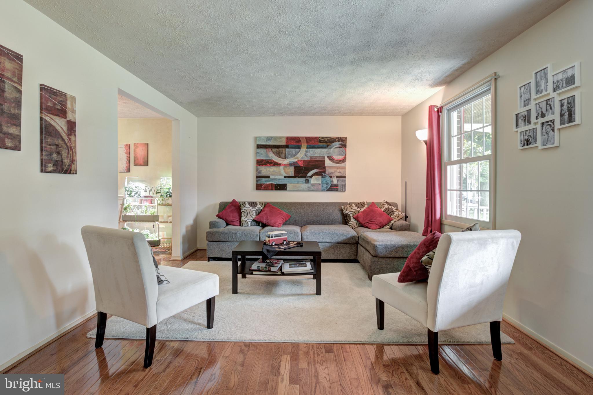 2839 Edgelea Road Vienna, VA 22181 - Photo 4 of 41