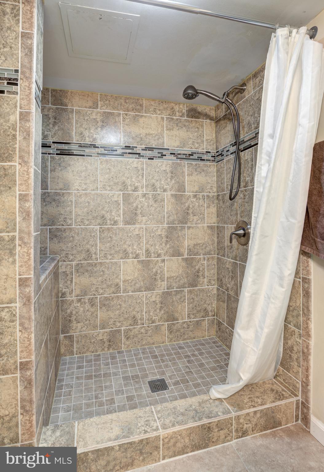 2839 Edgelea Road Vienna, VA 22181 - Photo 35 of 41
