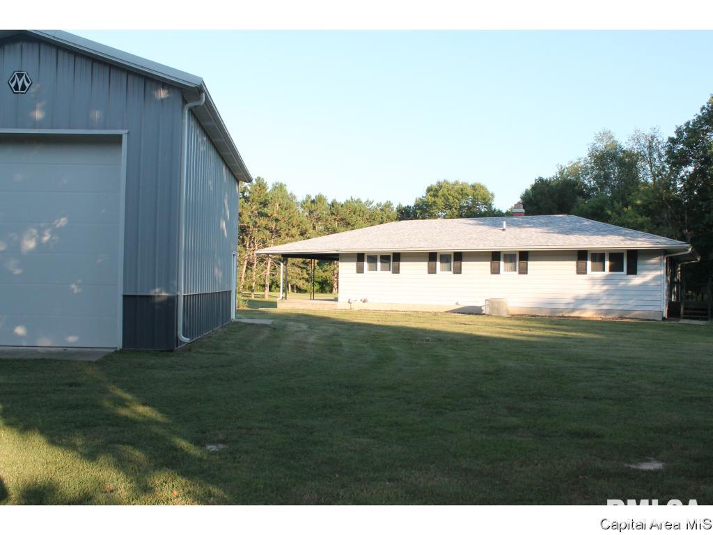 6180 Chicken Bristle Road Rochester, IL 62563 - Photo 3 of 35