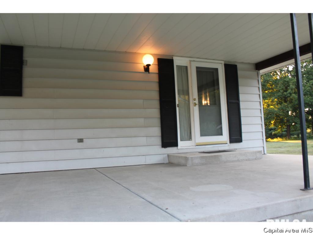 6180 Chicken Bristle Road Rochester, IL 62563 - Photo 4 of 35