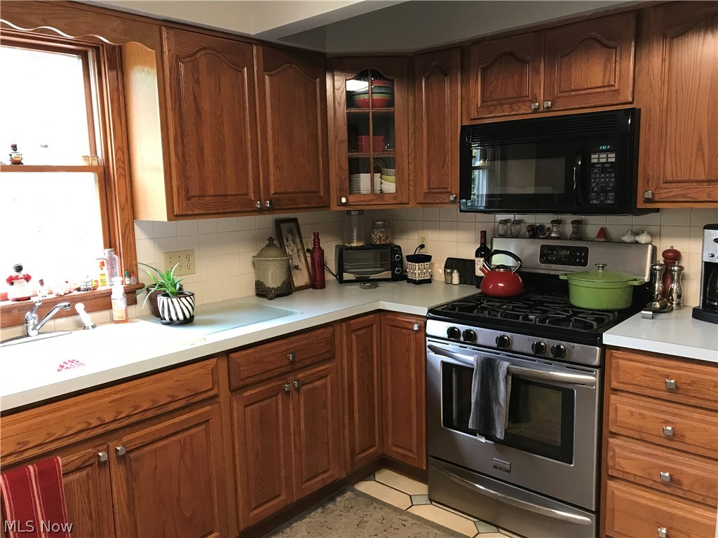 3444 Greenwich Road Barberton, OH 44203 - Photo 23 of 29 Look at the beautiful cabinets