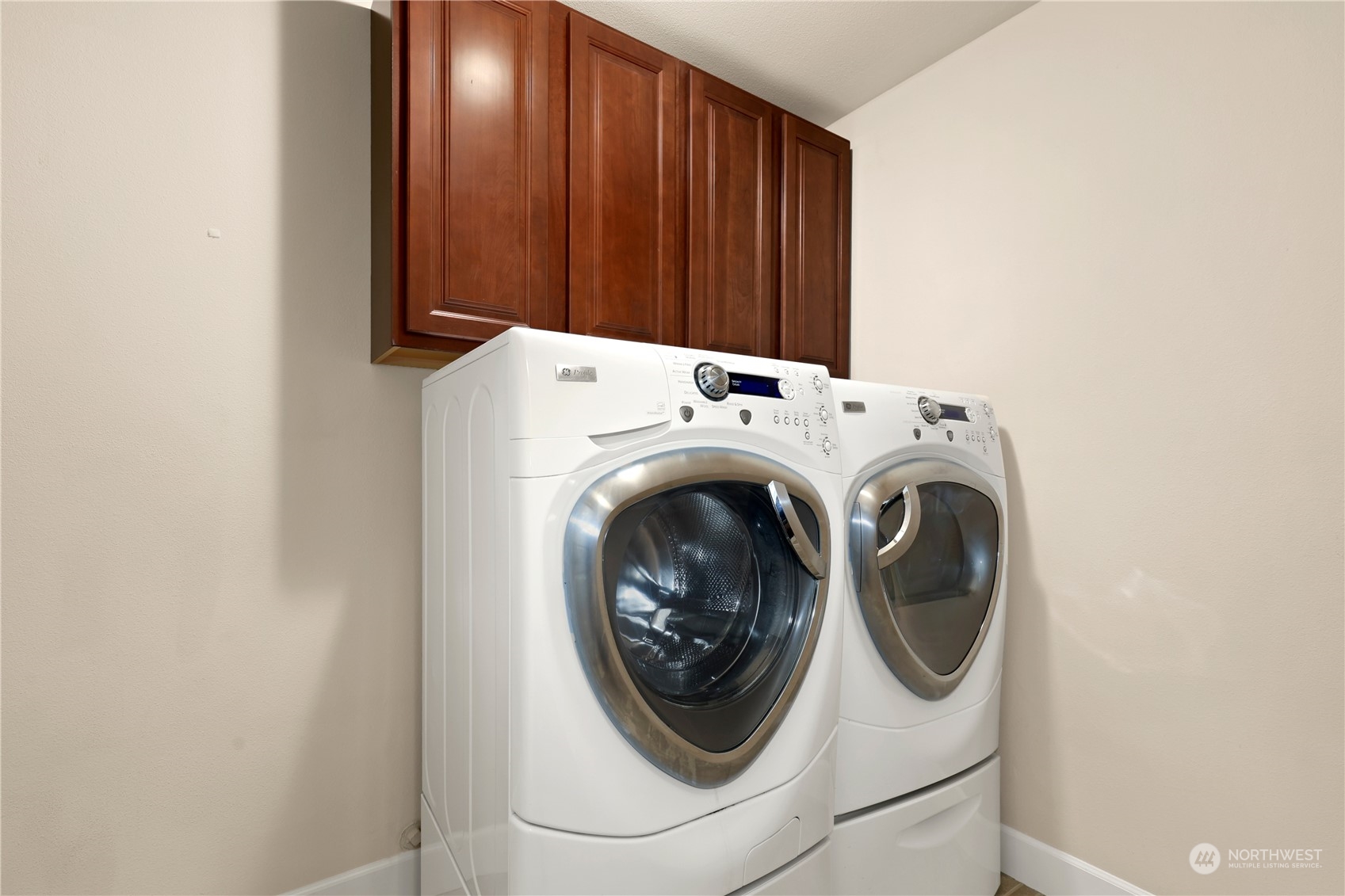 1592 Ridgeview Loop Southwest Tumwater, WA 98512 - Photo 34 of 40 a utility room with dryer and washer