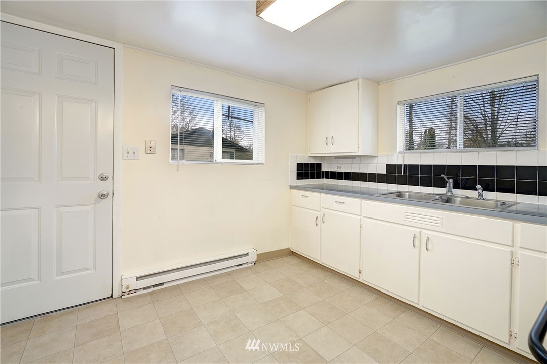 17620 116th Avenue Southeast Renton, WA 98058 - Photo 11 of 21 Gallery Image 11