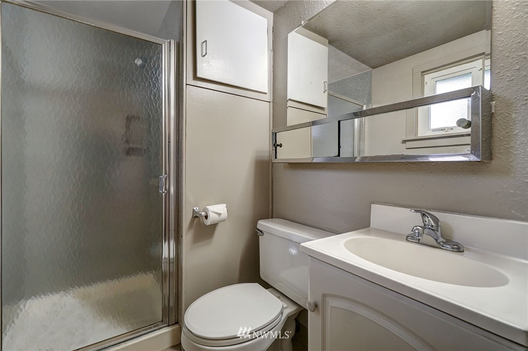 17620 116th Avenue Southeast Renton, WA 98058 - Photo 14 of 21 Gallery Image 14