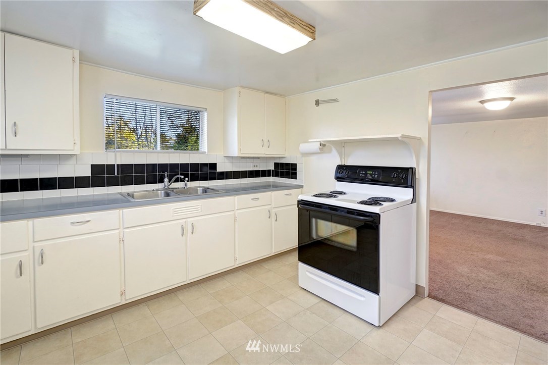 17620 116th Avenue Southeast Renton, WA 98058 - Photo 8 of 21 Gallery Image 8