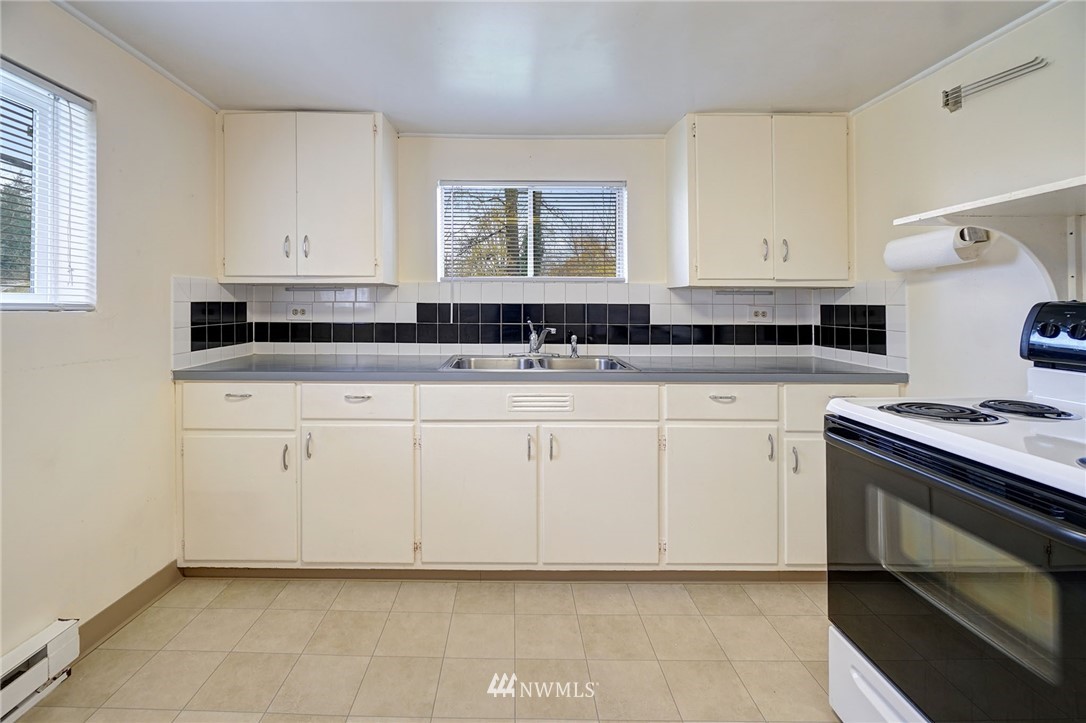 17620 116th Avenue Southeast Renton, WA 98058 - Photo 9 of 21 Gallery Image 9