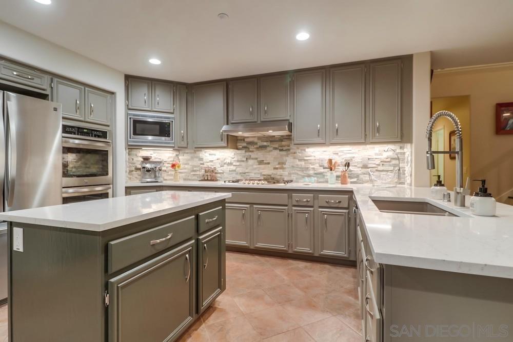 2228 Pointe Parkway Spring Valley, CA 91978 - Photo 8 of 25 Gallery Image 8