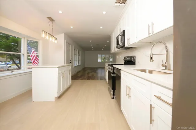 $670,000 | 741 Ocean Avenue, Bohemia, NY 11716