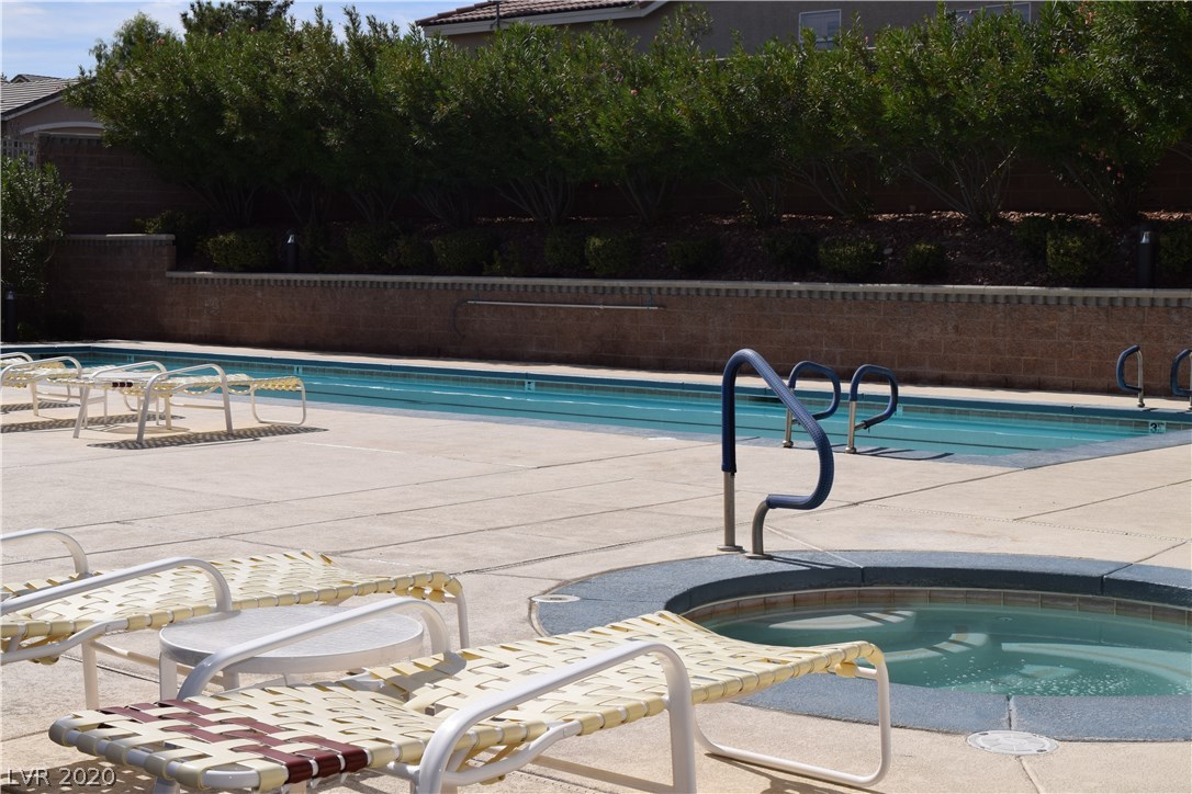3225 Hill Valley Street Las Vegas, NV 89129 - Photo 13 of 17