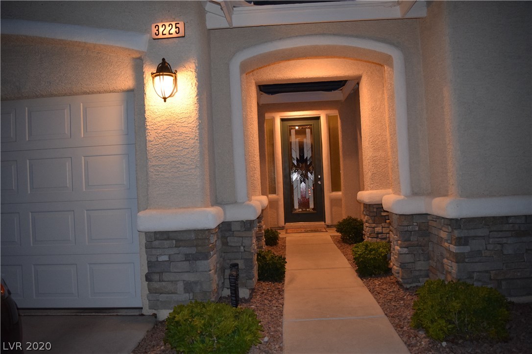 3225 Hill Valley Street Las Vegas, NV 89129 - Photo 3 of 17