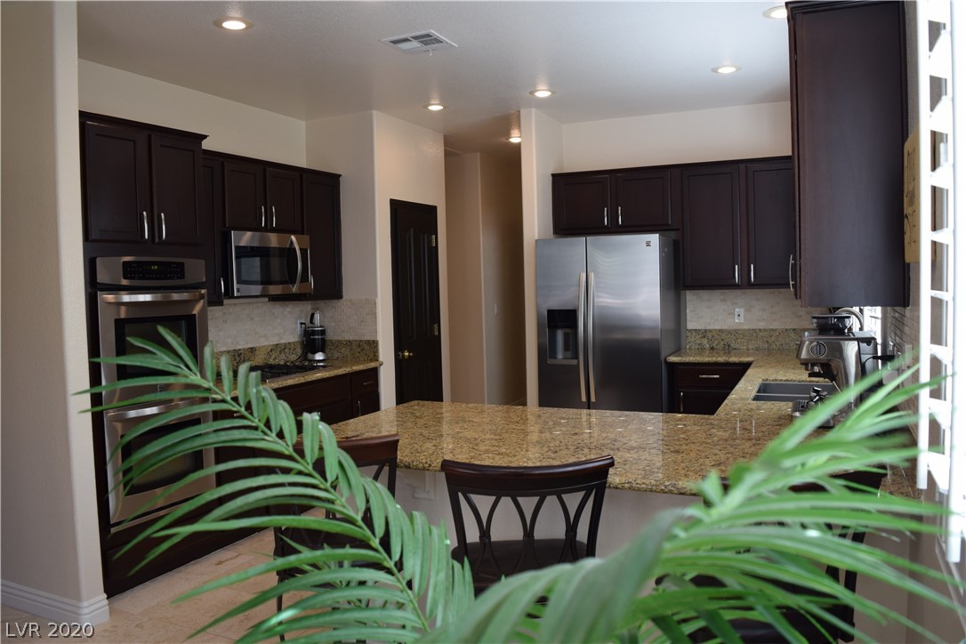 3225 Hill Valley Street Las Vegas, NV 89129 - Photo 5 of 17