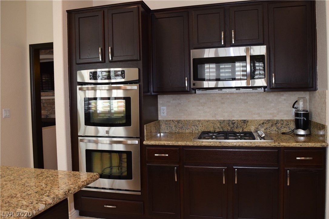 3225 Hill Valley Street Las Vegas, NV 89129 - Photo 7 of 17