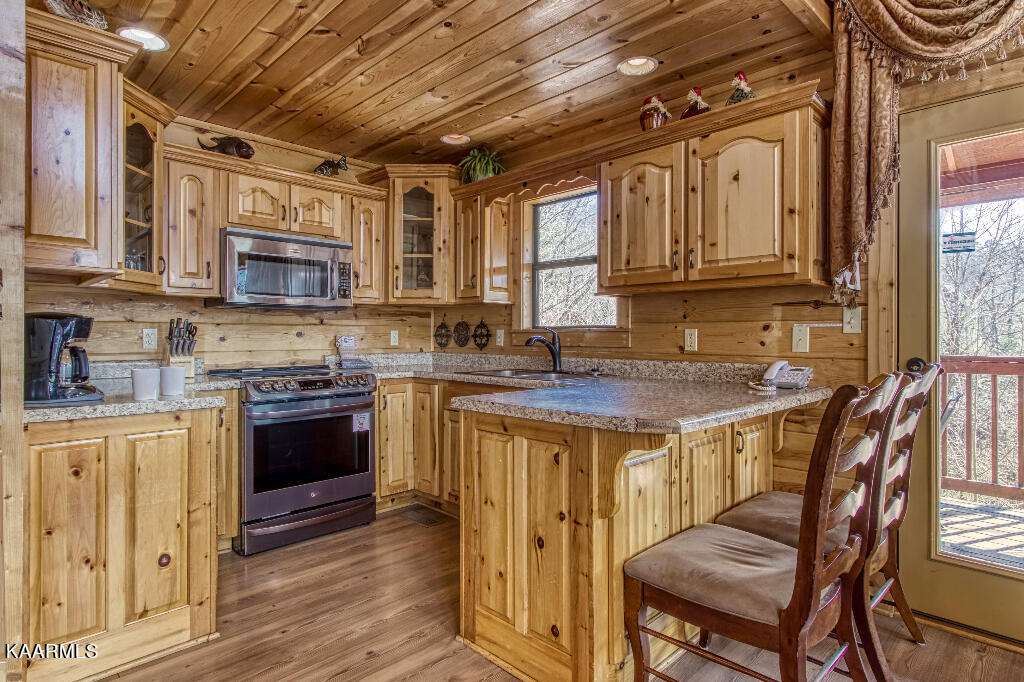 2440 Breezy Road Sevierville, TN 37876 - Photo 5 of 25 04