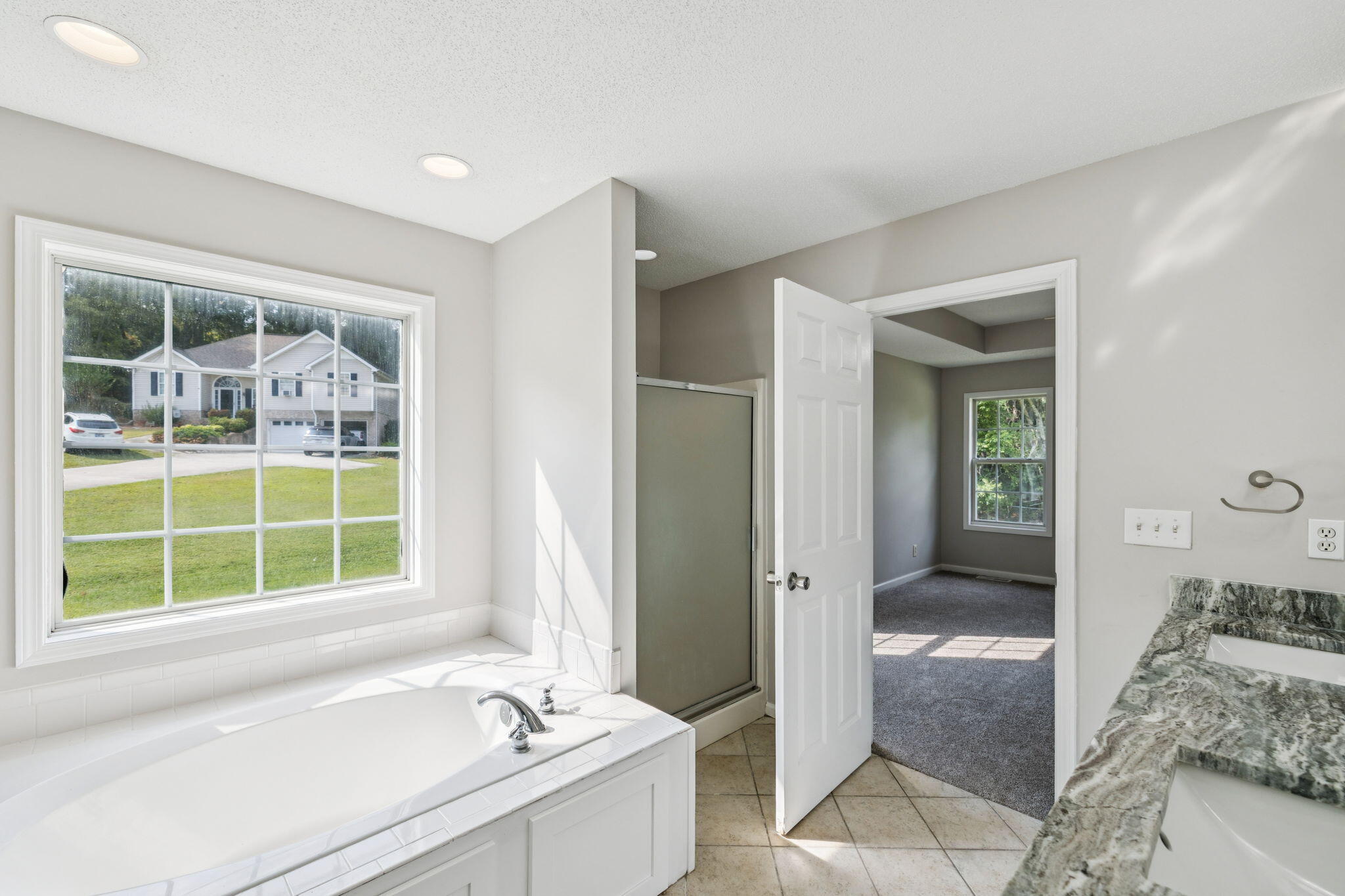 1016 Prince Way Dalton, GA 30721 - Photo 14 of 40 large-0199783c-feca-70bc-9236-3ba8165d90