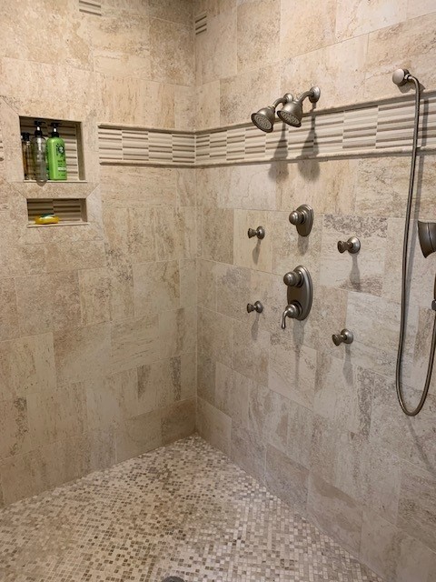 1829 Rizzi Lane Bartlett, IL 60103 - Photo 34 of 37 a bathroom with a shower