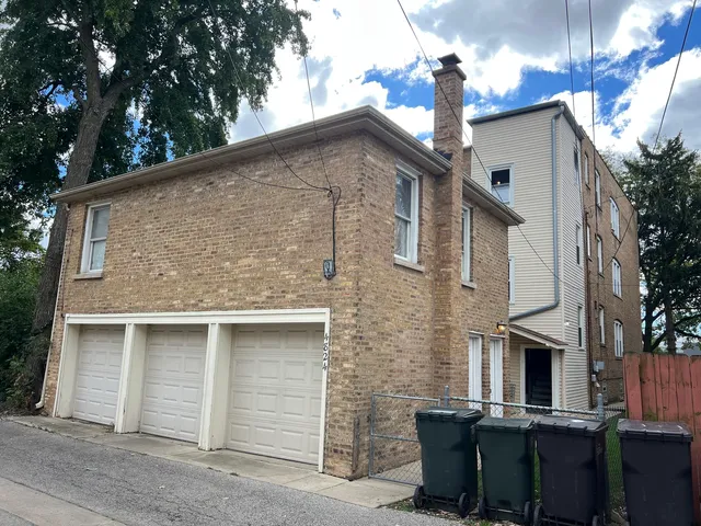 $1,400 | 4824 Mulford Street, Unit CH, Skokie, IL 60077