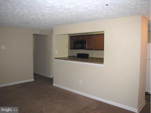 6375 Greenfield Road, Unit 1501 Elkridge, MD 21075 - Photo 3 of 10 Living Room