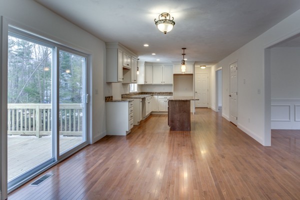 75 Meadow Road Townsend, MA 01469 - Photo 3 of 16