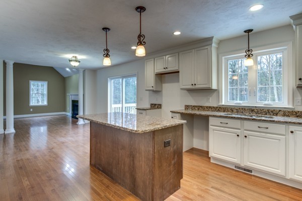 75 Meadow Road Townsend, MA 01469 - Photo 4 of 16