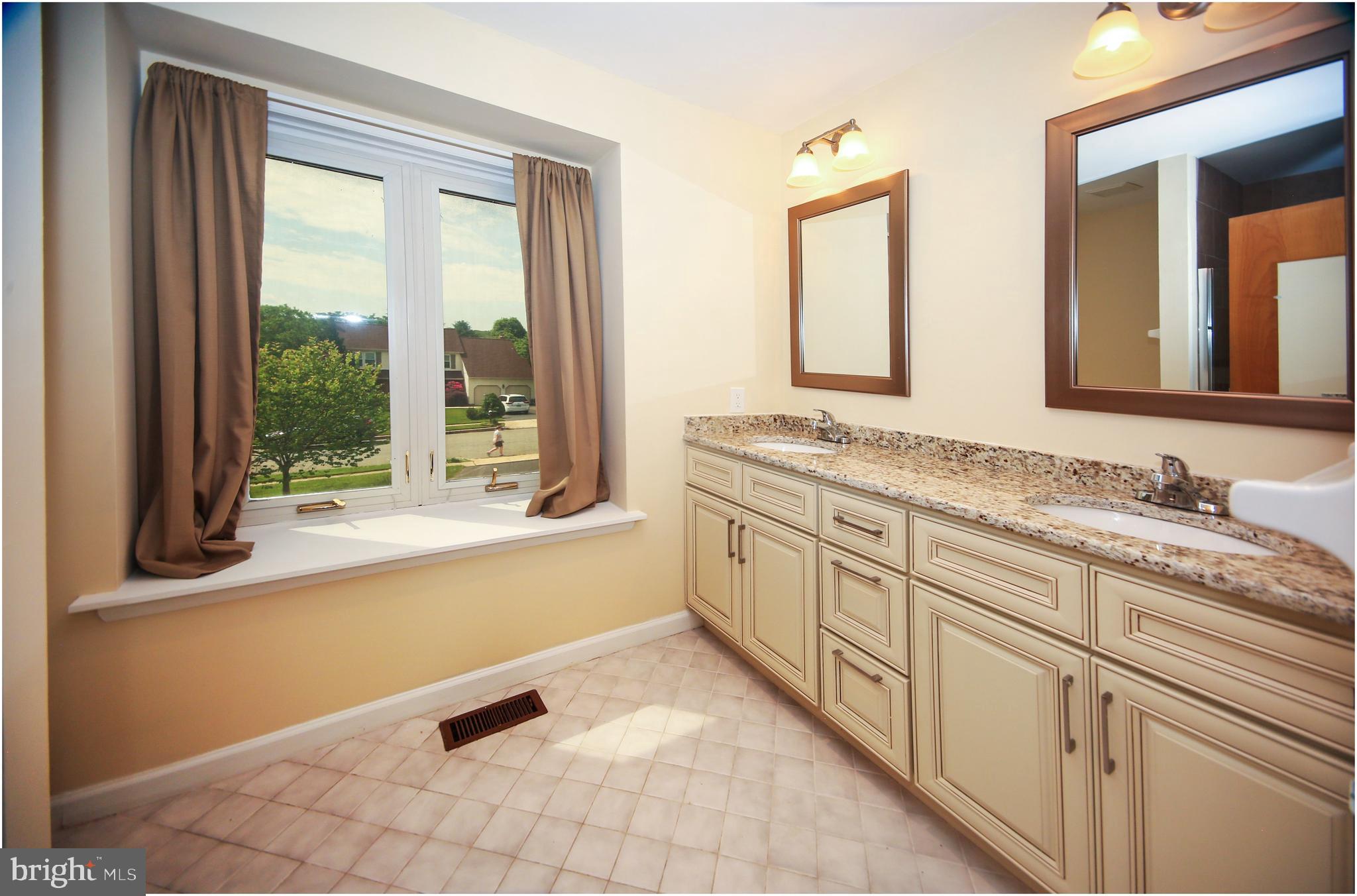 215 Ravenwood Road Exton, PA 19341 - Photo 16 of 22 Master Bath
