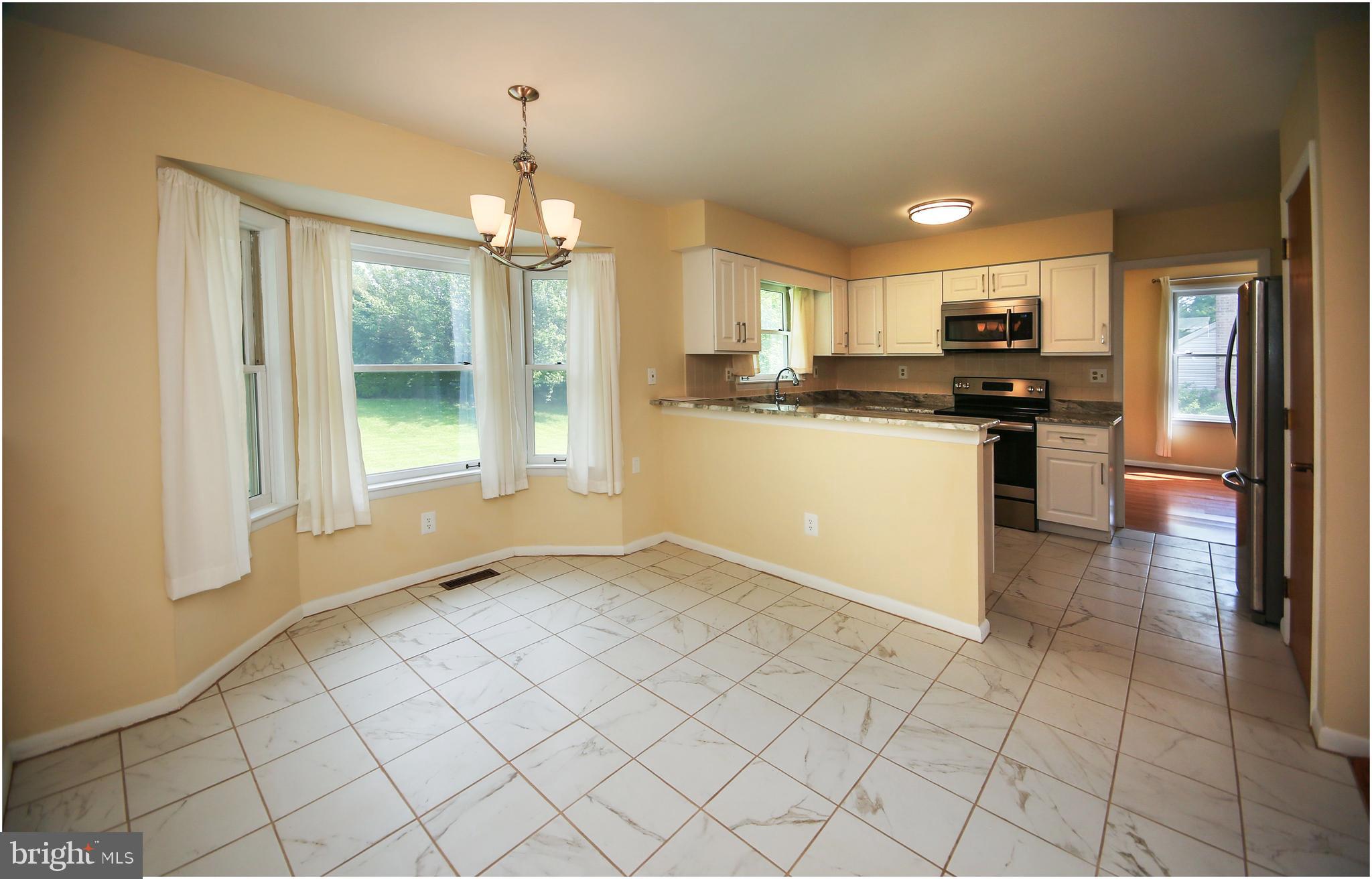 215 Ravenwood Road Exton, PA 19341 - Photo 8 of 22 Eat In Kitchen