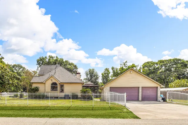 $3,300 | 21427 Tophill Drive, Spring, TX 77388