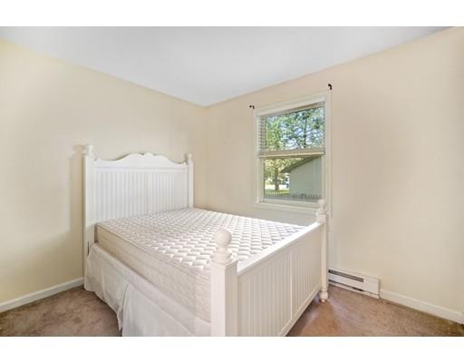 276 Gresham Street Springfield, MA 01119 - Photo 17 of 29 Gallery Image 17
