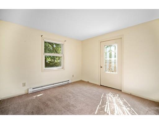 276 Gresham Street Springfield, MA 01119 - Photo 19 of 29 Gallery Image 19
