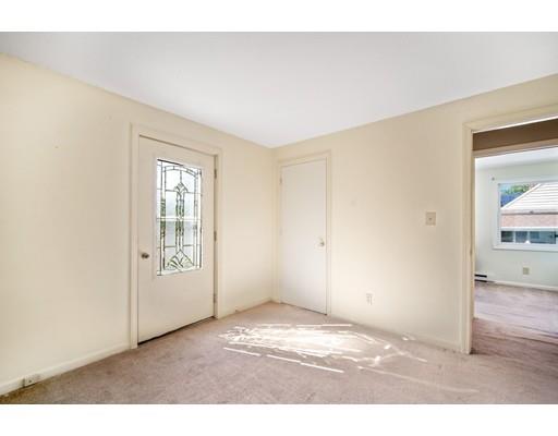 276 Gresham Street Springfield, MA 01119 - Photo 20 of 29 Gallery Image 20