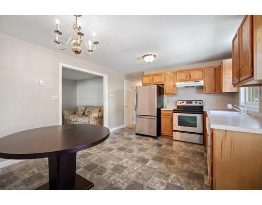 276 Gresham Street Springfield, MA 01119 - Photo 4 of 29 Gallery Image 4