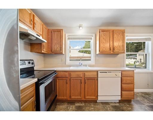 276 Gresham Street Springfield, MA 01119 - Photo 8 of 29 Gallery Image 8