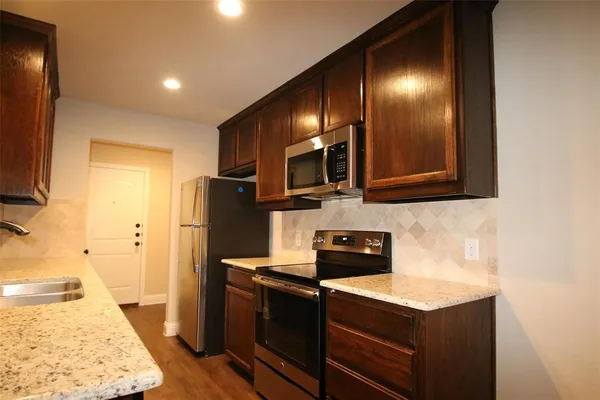 $518,900 | 3200 South Cherry Lane, Fort Worth, TX 76116