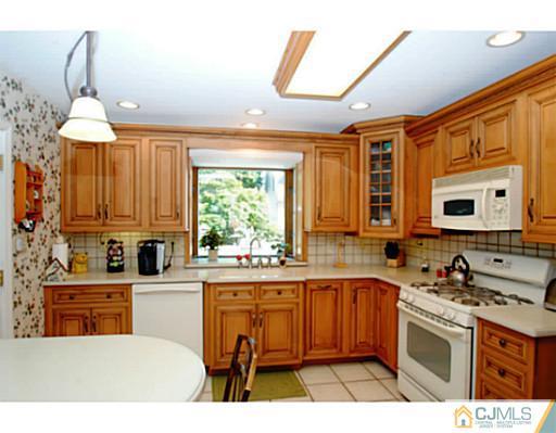 788 Ridge Road Monmouth Junction, NJ 08852 - Photo 4 of 24 Gallery Image 4