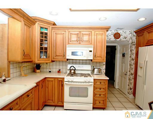 788 Ridge Road Monmouth Junction, NJ 08852 - Photo 5 of 24 Gallery Image 5