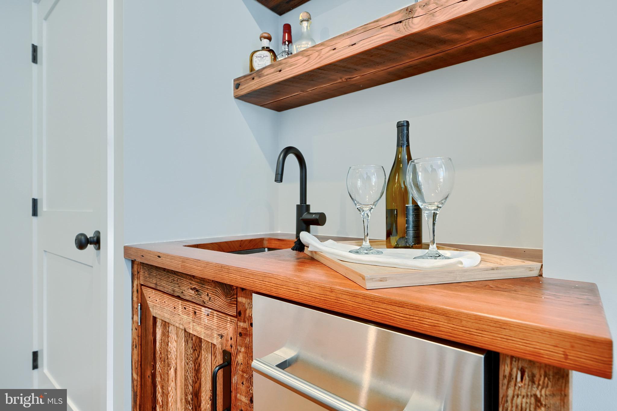 1435 Riverside Avenue Baltimore, MD 21230 - Photo 25 of 78 a bathroom with a sink and a mirror