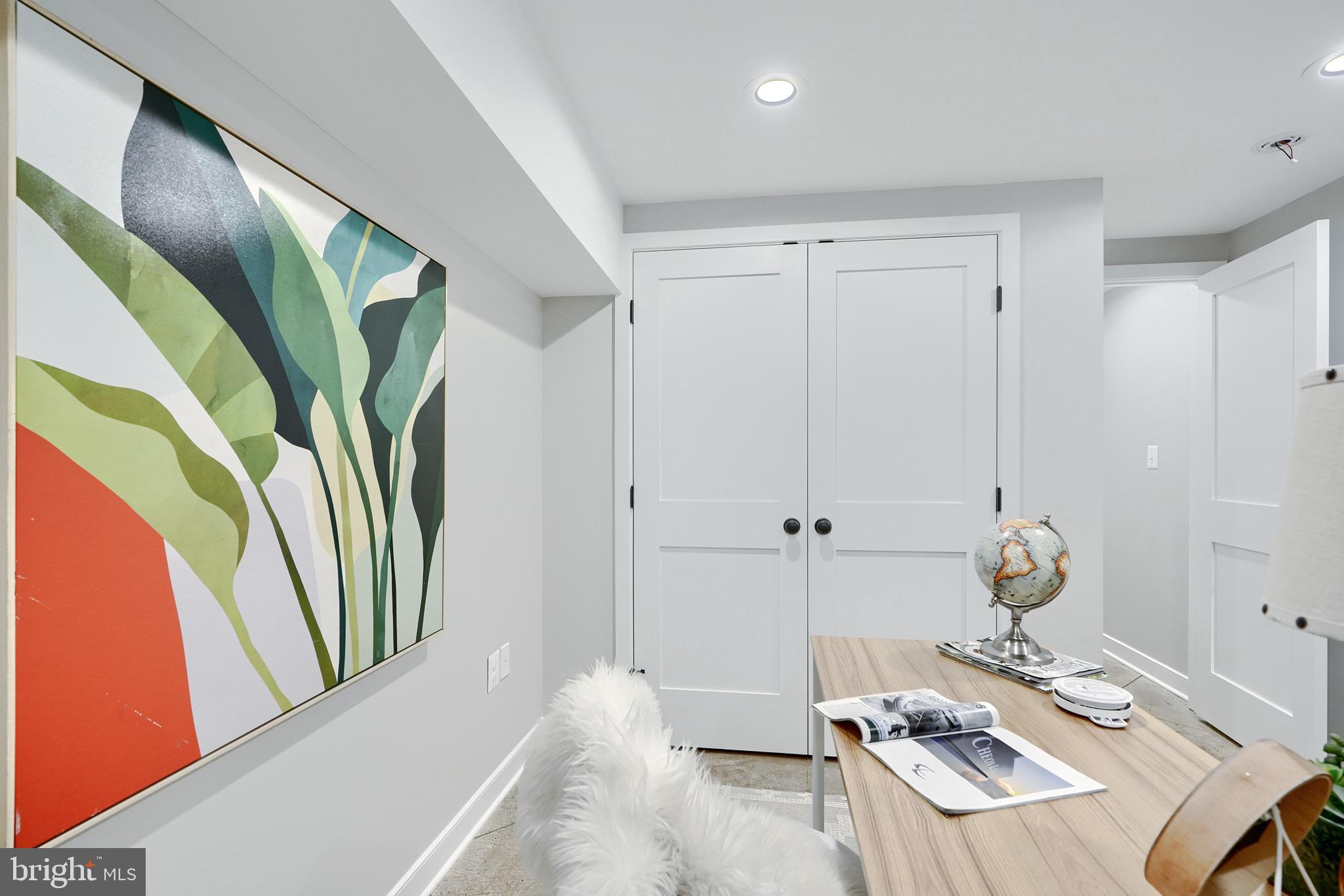 1435 Riverside Avenue Baltimore, MD 21230 - Photo 66 of 78 a bedroom with a bed and a window