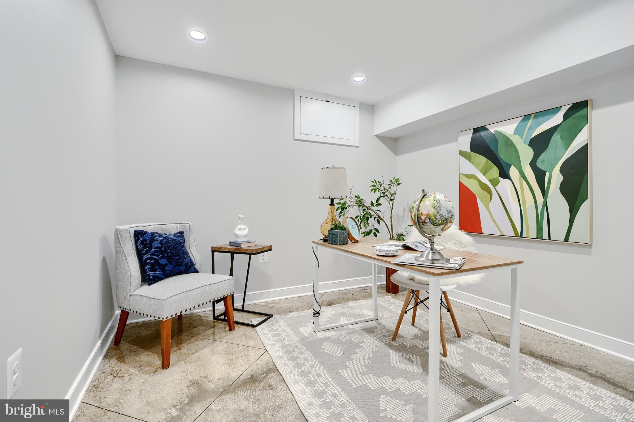 1435 Riverside Avenue Baltimore, MD 21230 - Photo 68 of 78 a workspace room with furniture and wooden floor
