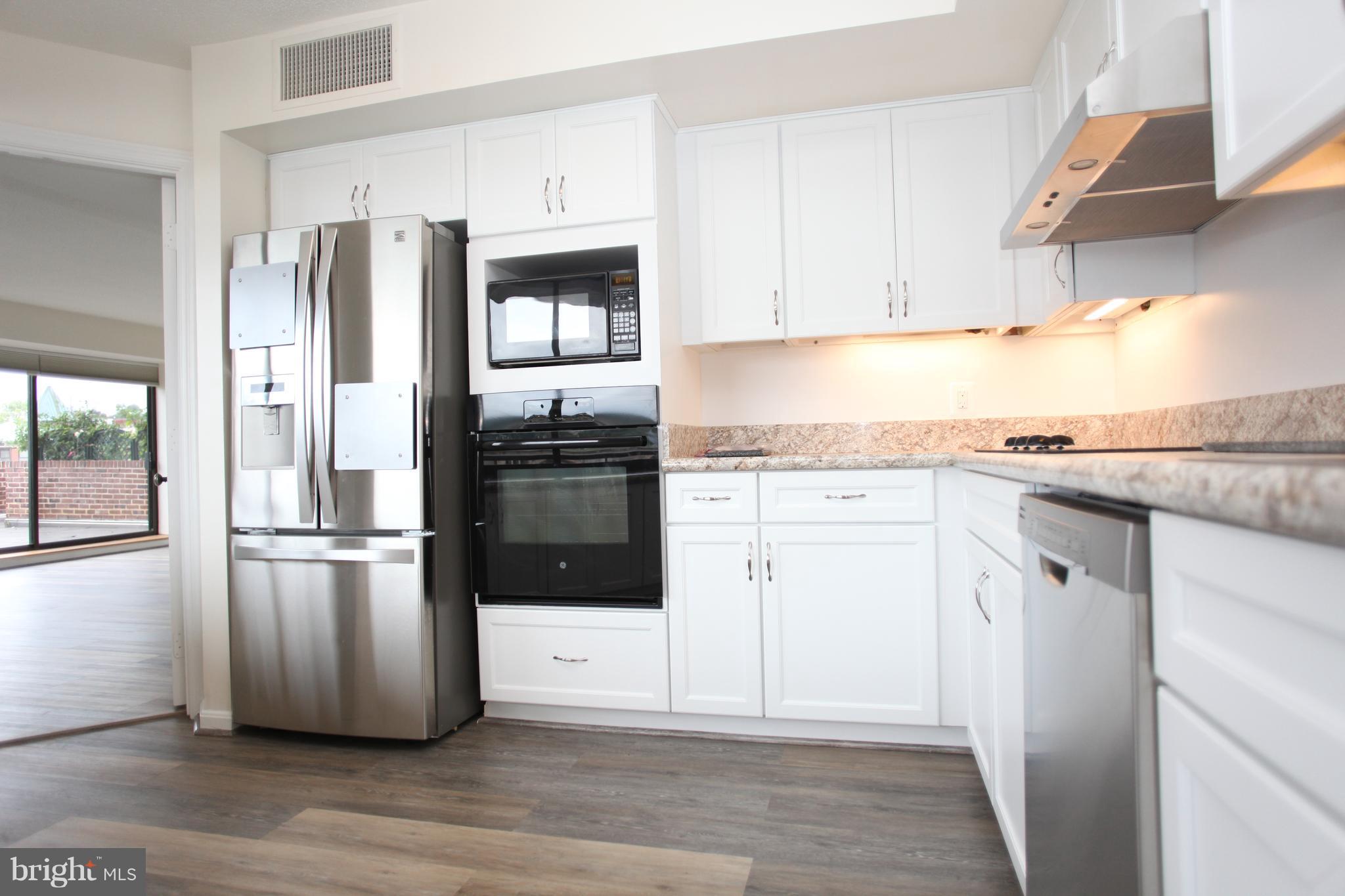 1015 33rd Street Northwest, Unit 814 Washington, DC 20007 - Photo 4 of 12 Kitchen