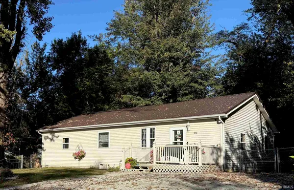 $199,900 | 1016 South Roosevelt Street, Silver Lake, IN 46982