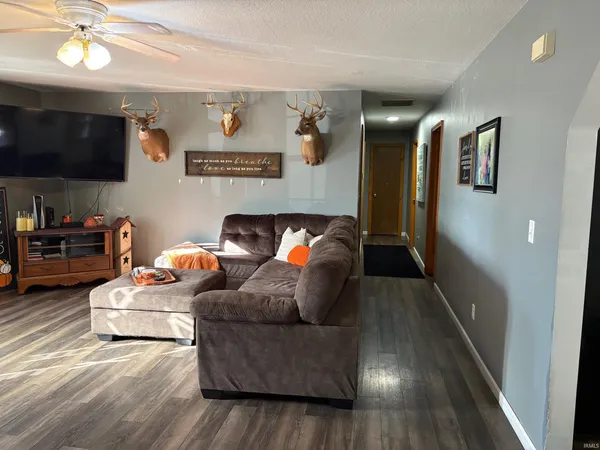 $199,900 | 1016 South Roosevelt Street, Silver Lake, IN 46982