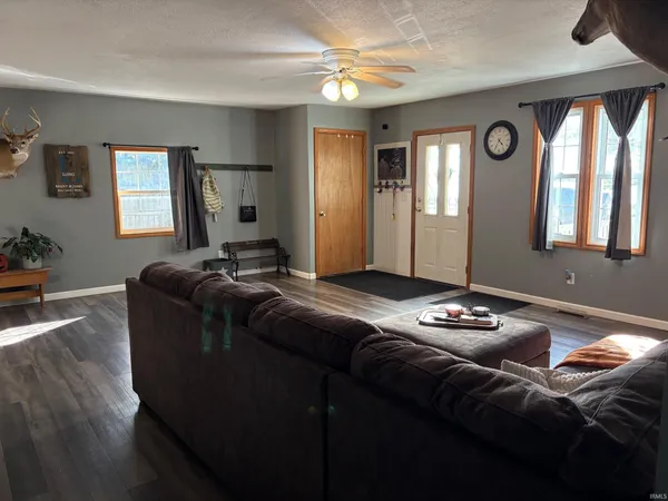 $199,900 | 1016 South Roosevelt Street, Silver Lake, IN 46982