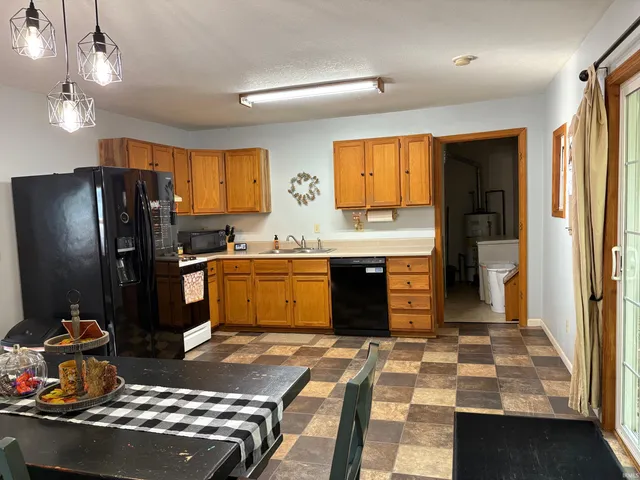 $210,000 | 1016 South Roosevelt Street, Silver Lake, IN 46982