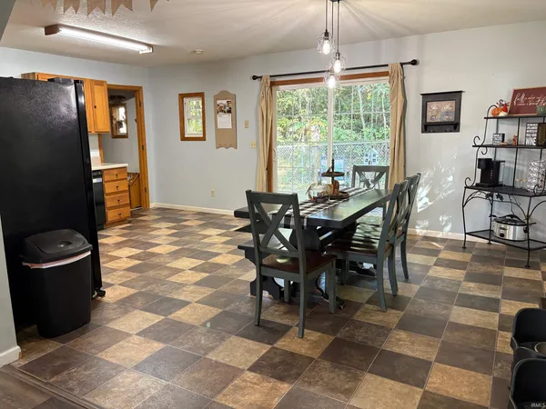 $199,900 | 1016 South Roosevelt Street, Silver Lake, IN 46982