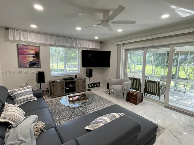 $450,000 | 9065 Thunderbird Drive, Coral Springs, FL 33065