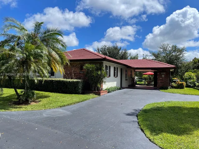 $450,000 | 9065 Thunderbird Drive, Coral Springs, FL 33065