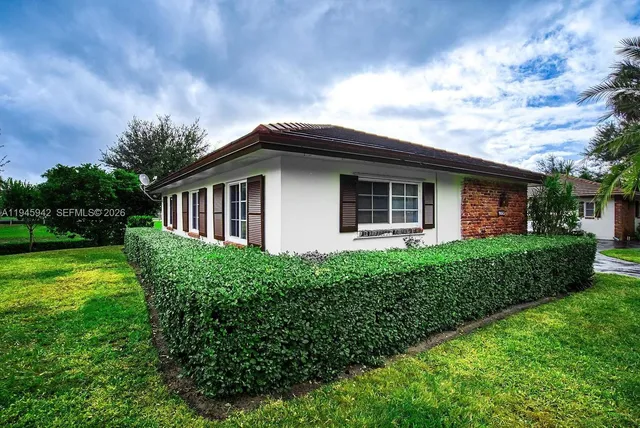 $450,000 | 9065 Thunderbird Drive, Coral Springs, FL 33065