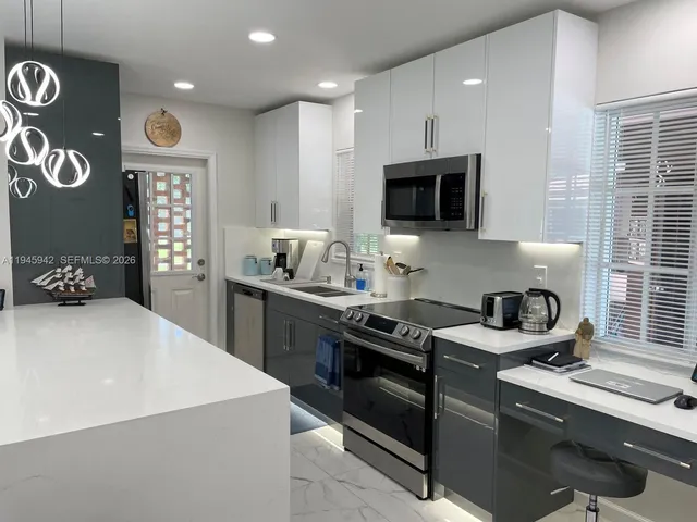 $450,000 | 9065 Thunderbird Drive, Coral Springs, FL 33065